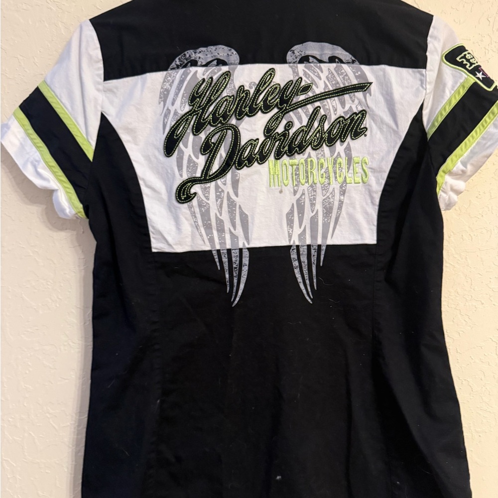 Harley-Davidson women’s Black and White Shirt with Green and Pink Accents